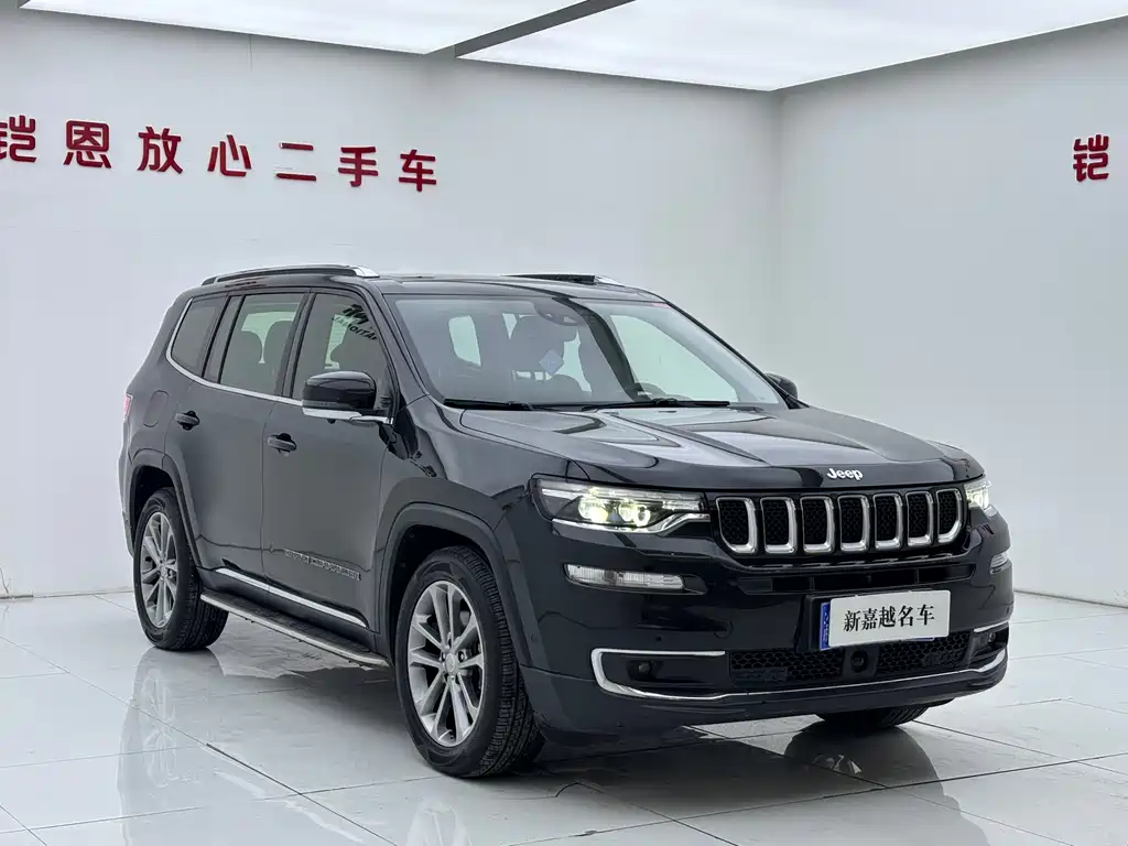 Grand Commander 2.0 T 4 WD Premium Enjoyment CN-V
