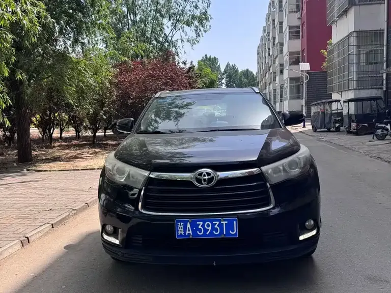 Toyota Highlander 2.0 T 4 WD Luxury 7-seat