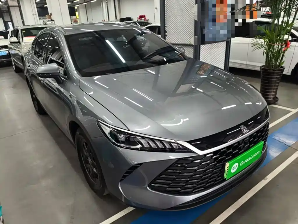 Qin PLUS DM-i Smart Drive 55 KM Leading