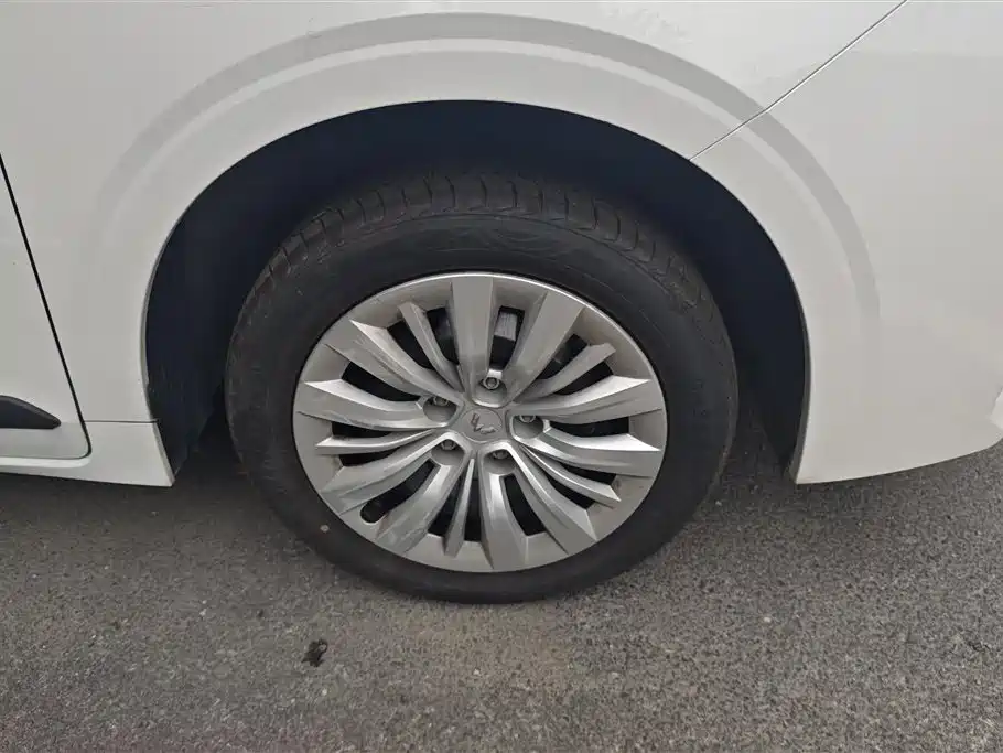 Wuling Jiachen 1.5 L Manual Joy Enjoyment Elite