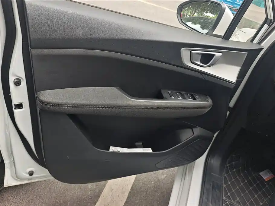 Wuling Jiachen 1.5 L Manual Joy Enjoyment Elite