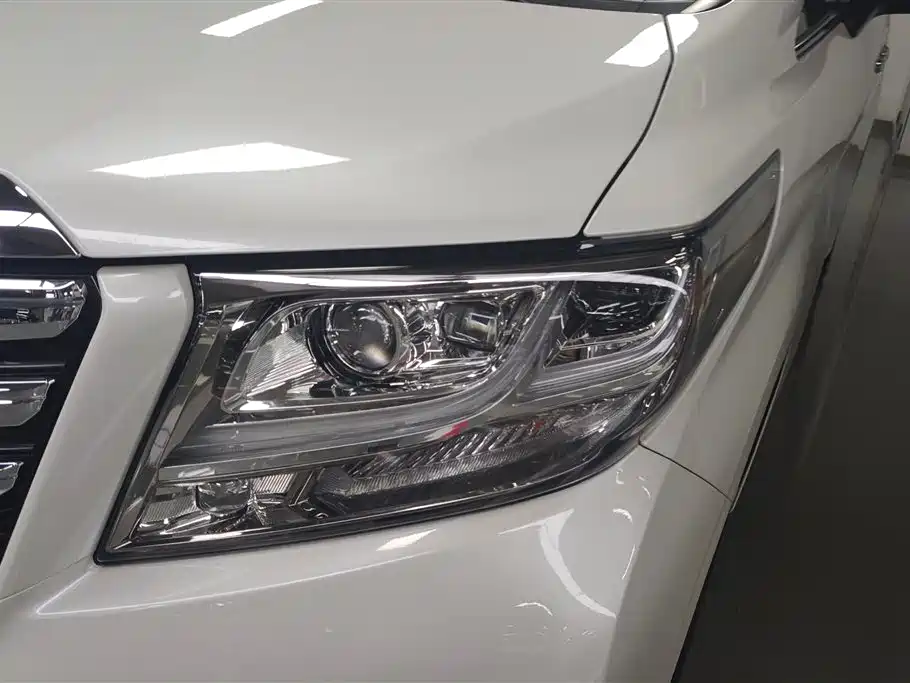 Alphard 3.5 L Distinguished