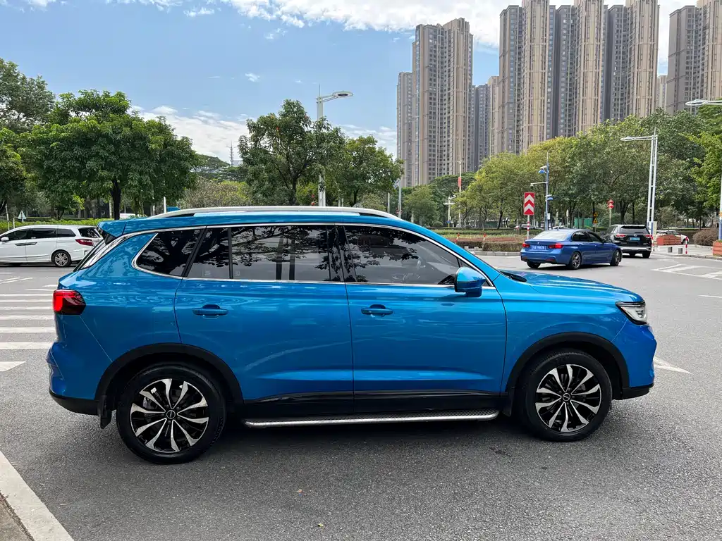 Roewe RX5 MAX 荣威RX5 MAX 2021款 Supreme系列 400 TGI 自动智能座舱尊荣版