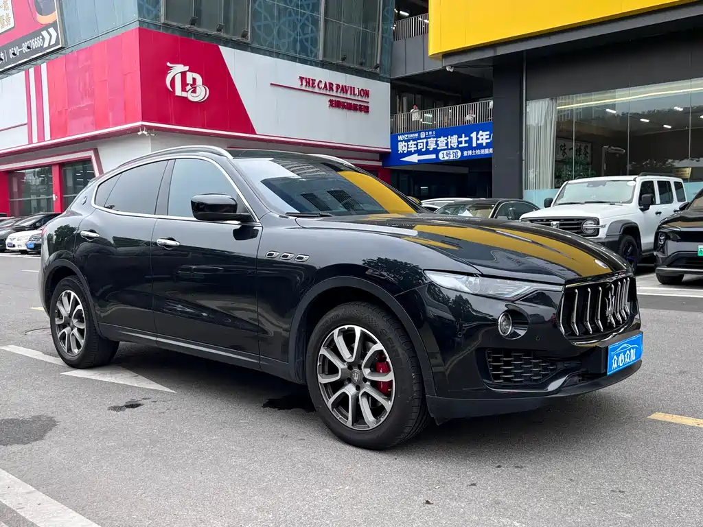 Levante 3.0 T Standard