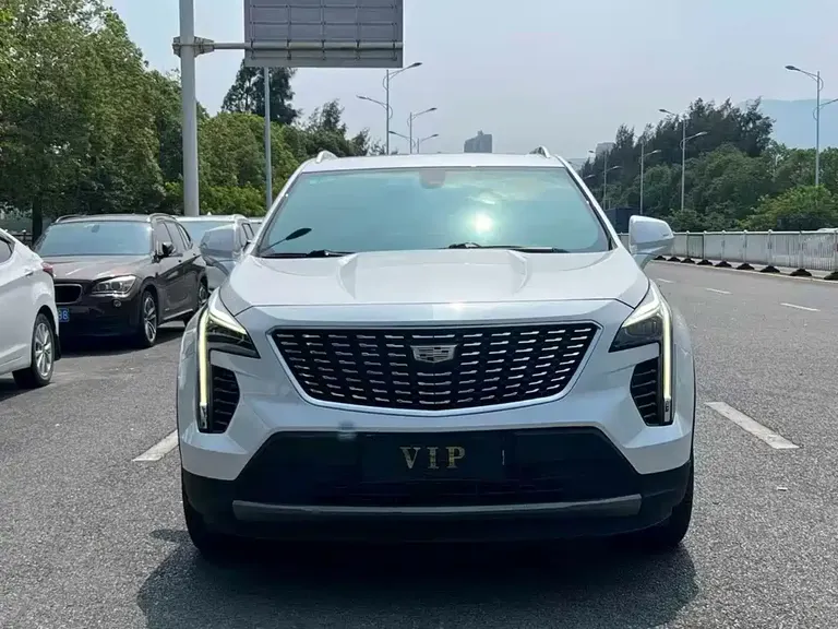 Cadillac XT4 Facelift 28 T 2 WD Leading