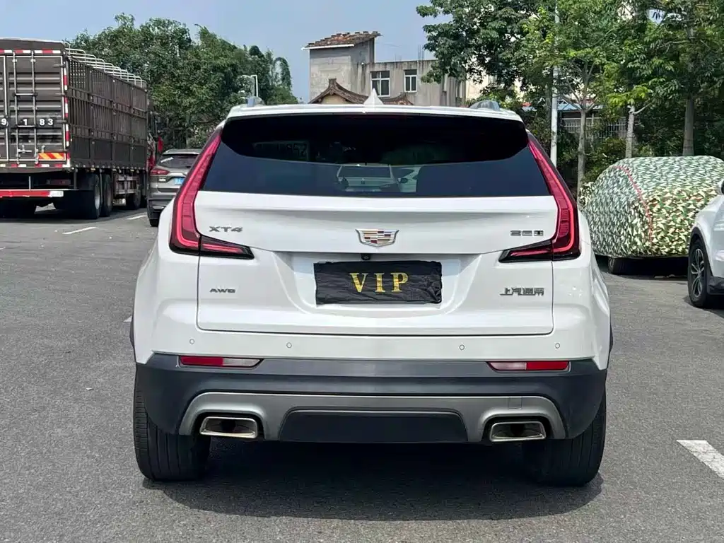Cadillac XT4 Facelift 28 T 2 WD Leading