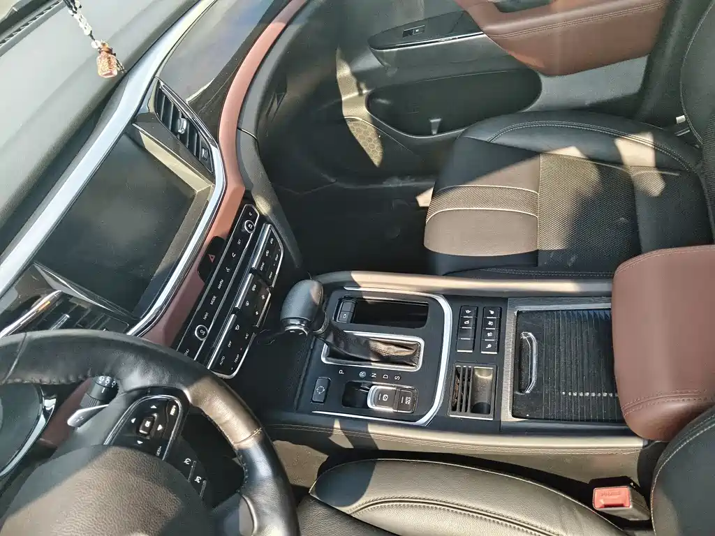 GAC Trumpchi GS8 320 T 2 WD Luxury Connected (7-seat)