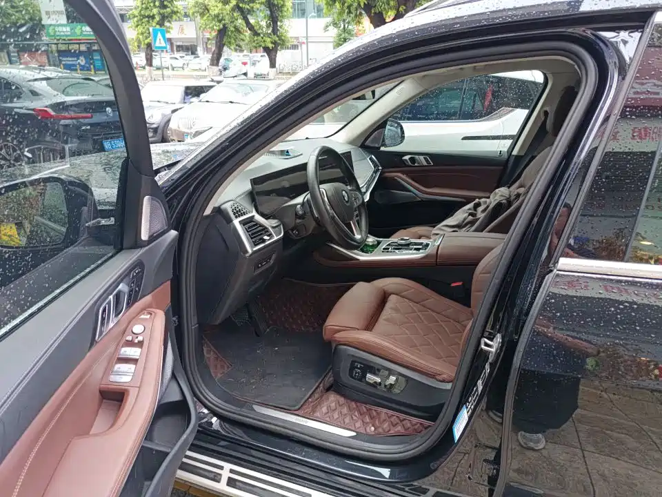 BMW X7 xDrive40 i Leading Luxury Package