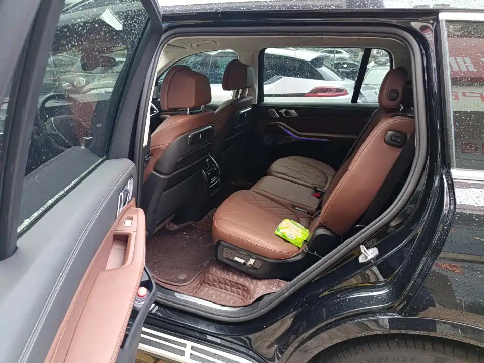 BMW X7 xDrive40 i Leading Luxury Package