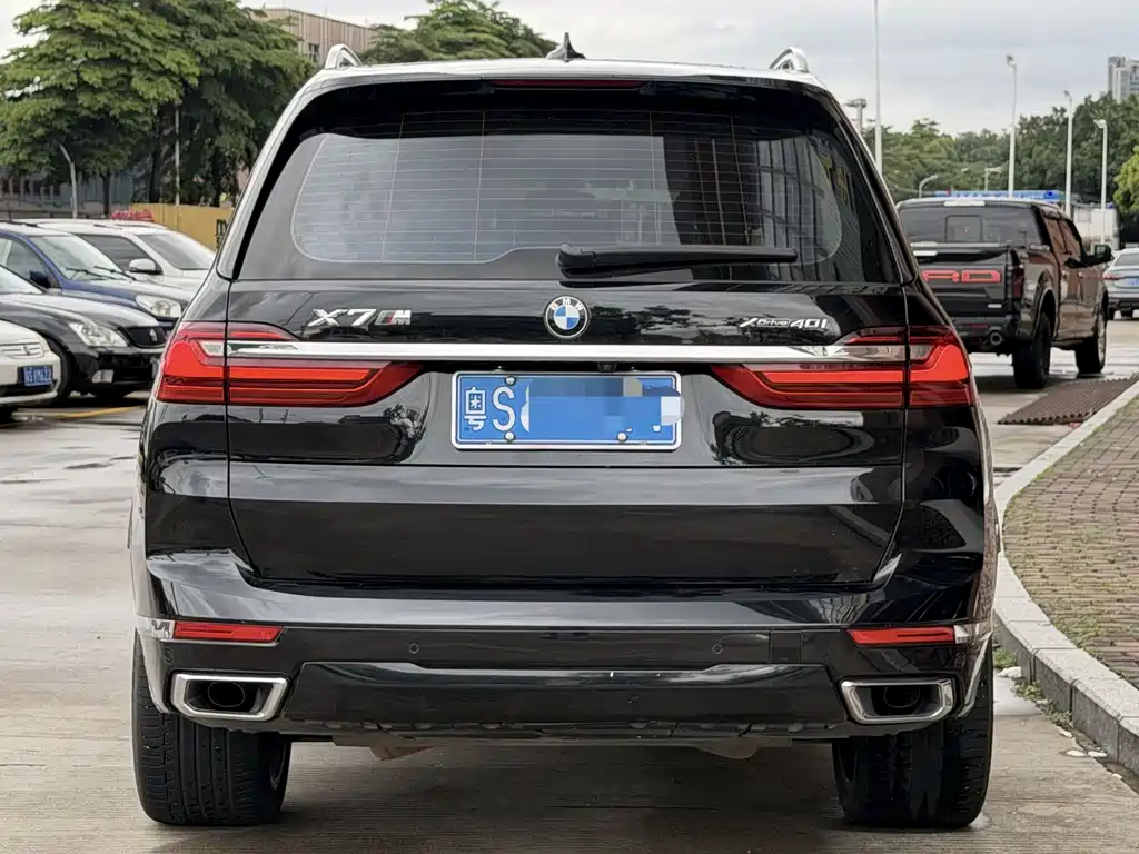 BMW X7 xDrive40 i Leading Luxury Package