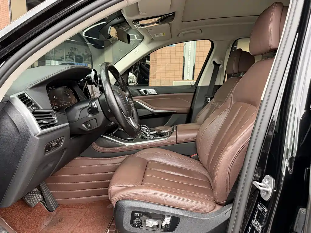 BMW X7 xDrive40 i Leading Luxury Package