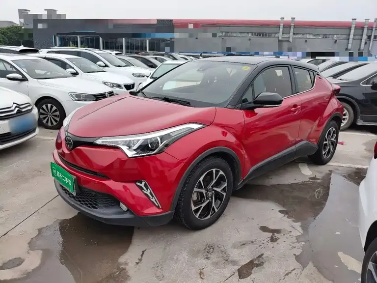 Toyota C-HR 2.0 L Leading
