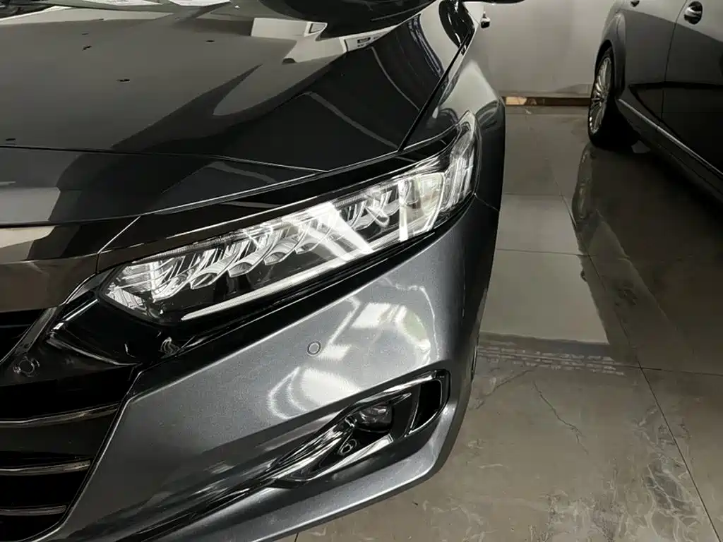 Accord Sharp· Hybrid 2.0 L Phantom Night · Sharp Smart