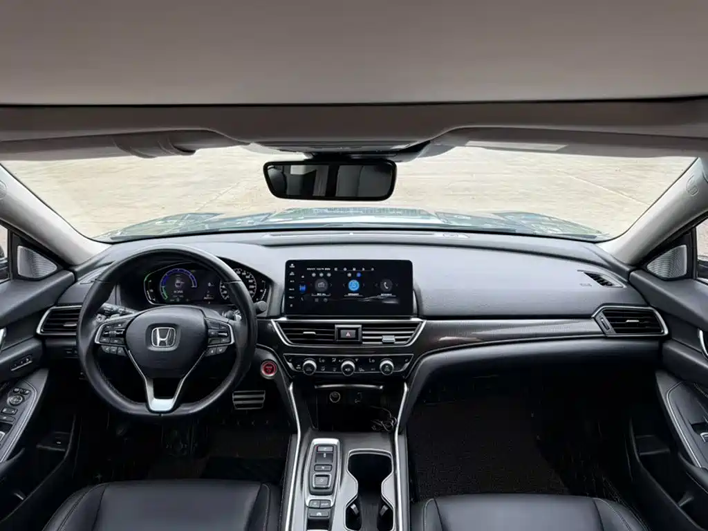 Accord Sharp· Hybrid 2.0 L Phantom Night · Sharp Smart
