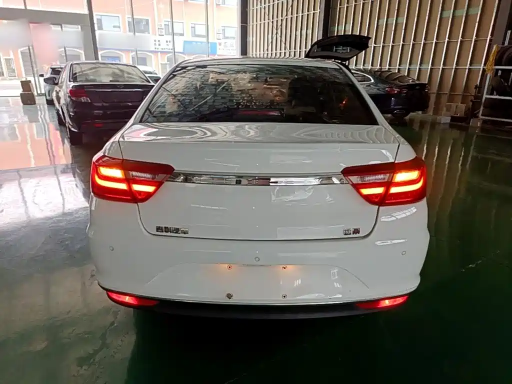 Vision 1.5 L Manual Happy