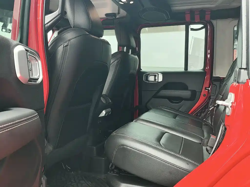 Wrangler NEV 4-door 2.0 T 4 xe Sahara