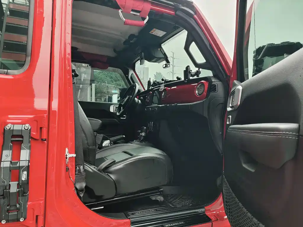 Wrangler NEV 4-door 2.0 T 4 xe Sahara