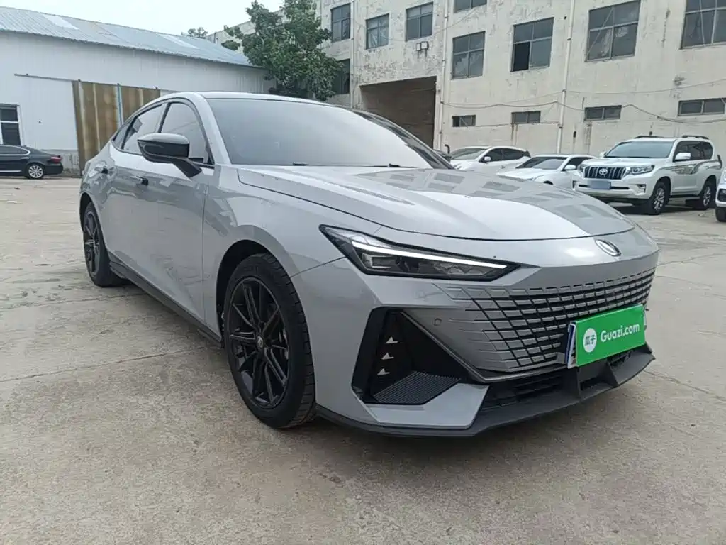 Changan UNI-V 1.5 T Distinguished