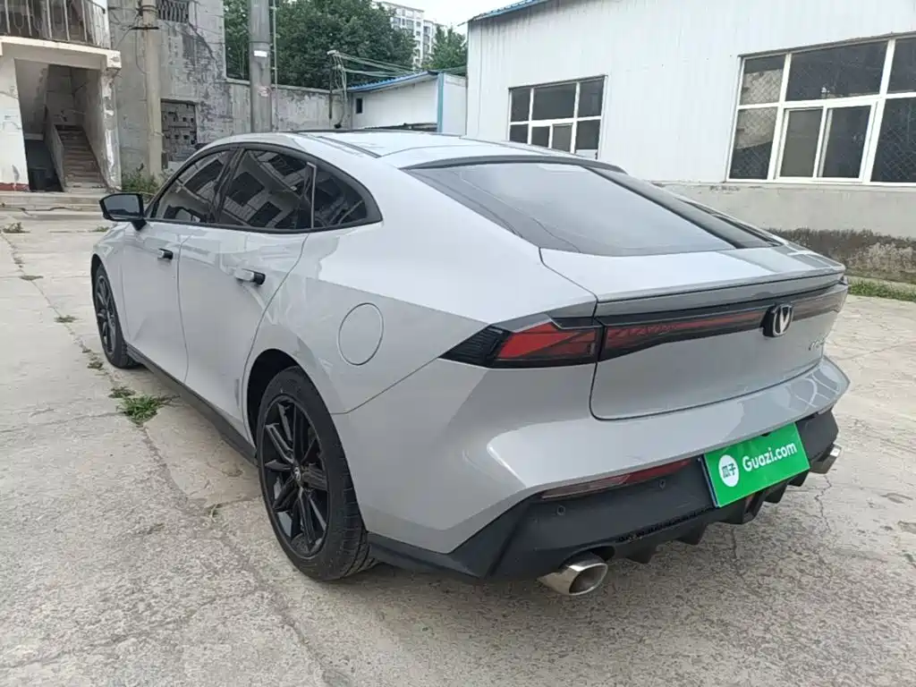 Changan UNI-V 1.5 T Distinguished