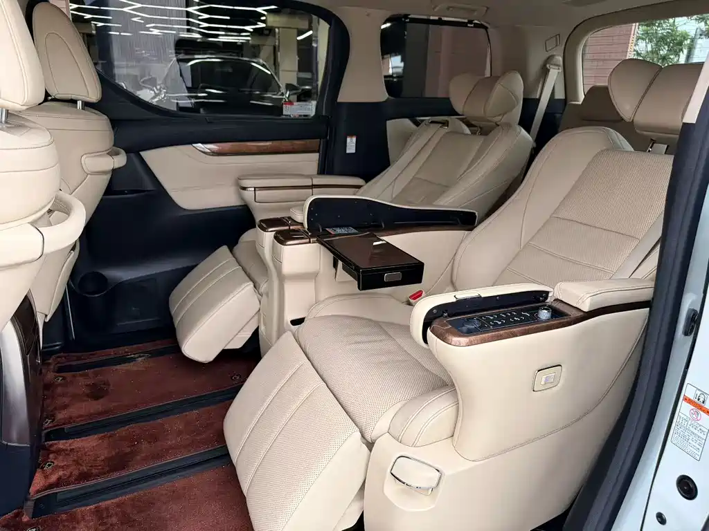 Alphard 3.5 L Distinguished