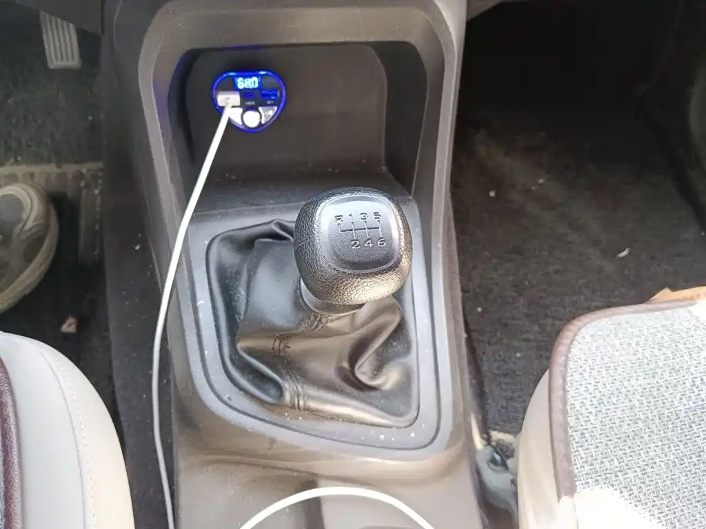 Wuling Hongguang V 五菱宏光V 2019款 1.5 L基本型国VI LAR