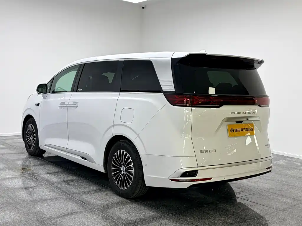 Denza D9 DM-i Smart Drive 1020 4 WD Honored