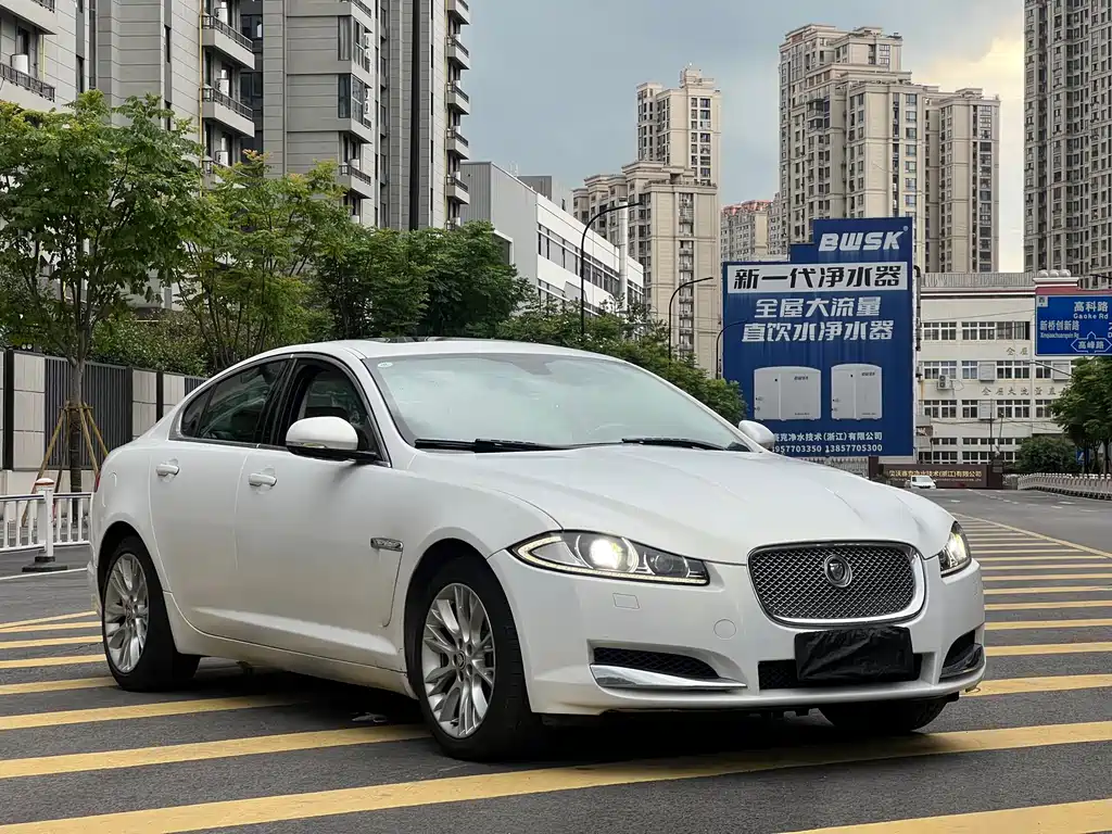 Jaguar XF XF 2.0 T Luxury