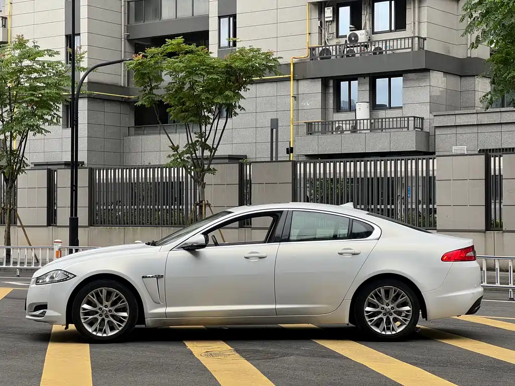 Jaguar XF XF 2.0 T Luxury