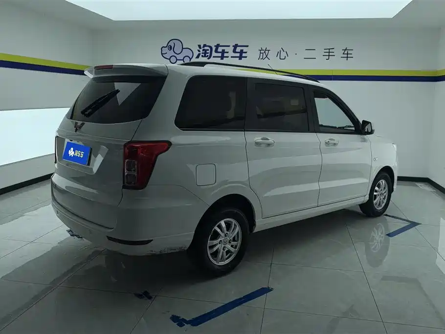Wuling Hongguang Facelift 1.5 L S Comfort Electric Assist LAR