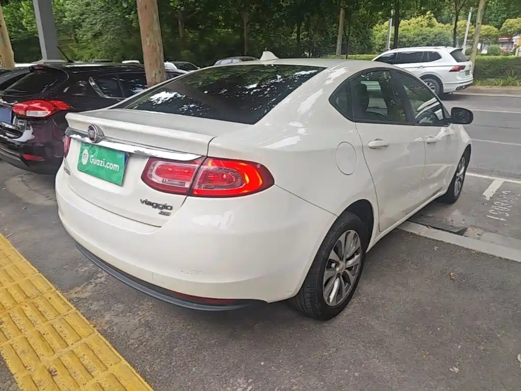 Viaggio 1.4 T Manual Joy