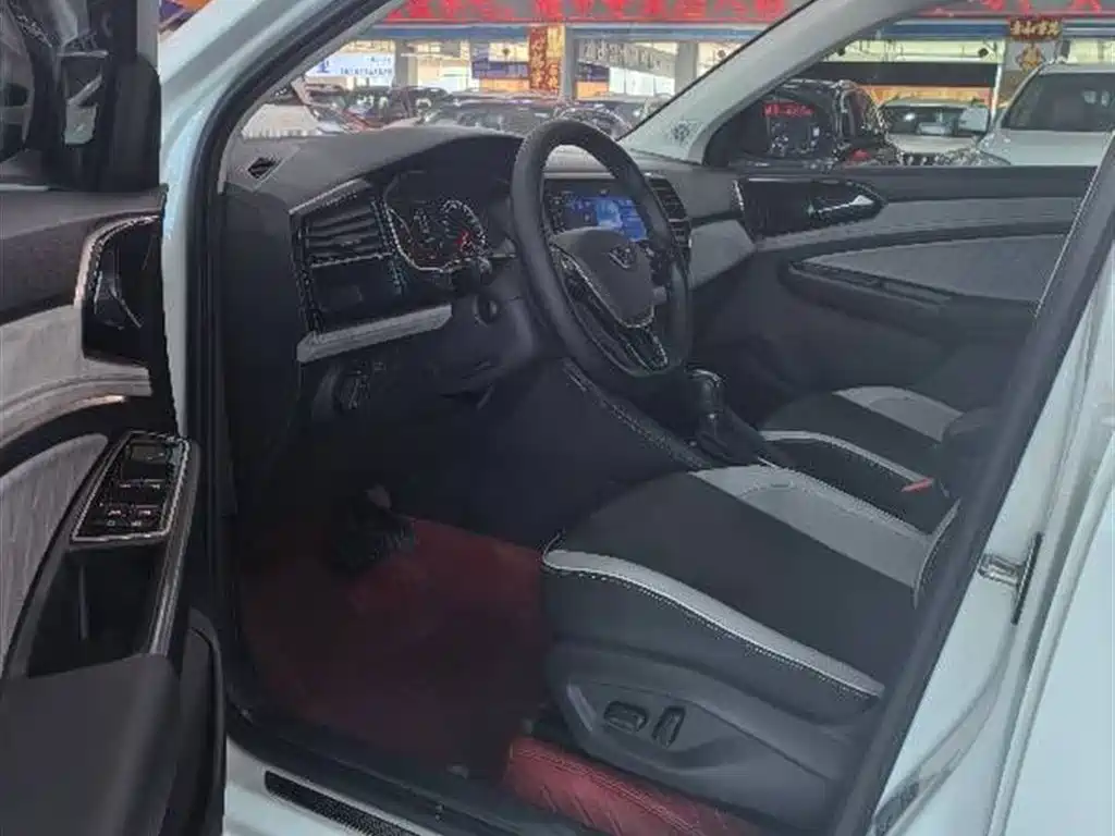 Jetta VS7 Black Sharp 1.4 T Auto Glory Pro