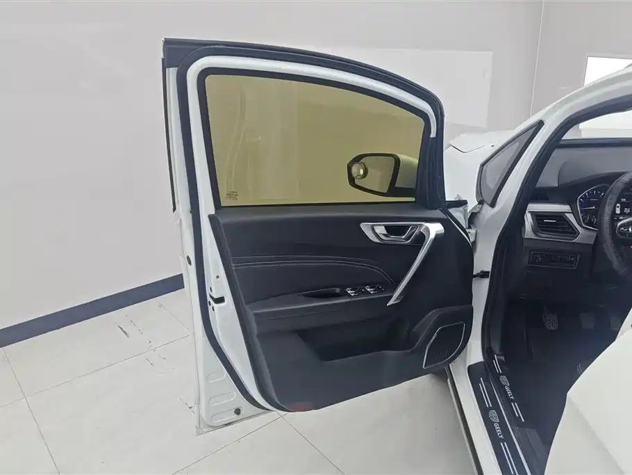 Vision X3 远景X3 2019款 升级版 1.5 L 手动精英型