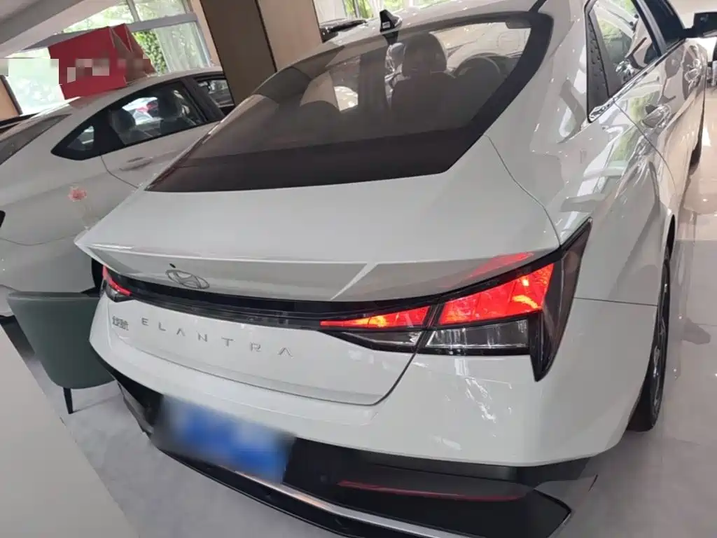 Elantra 1.5 L CVT GLX Elite