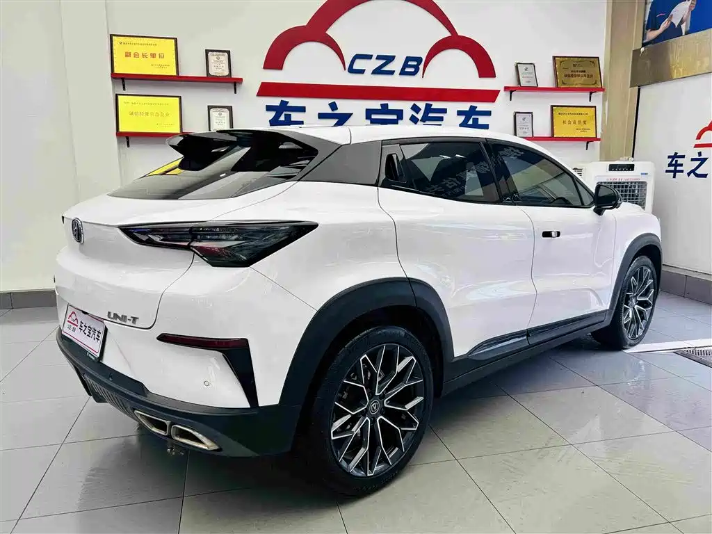 Changan UNI-T 1.5 T Distinguished