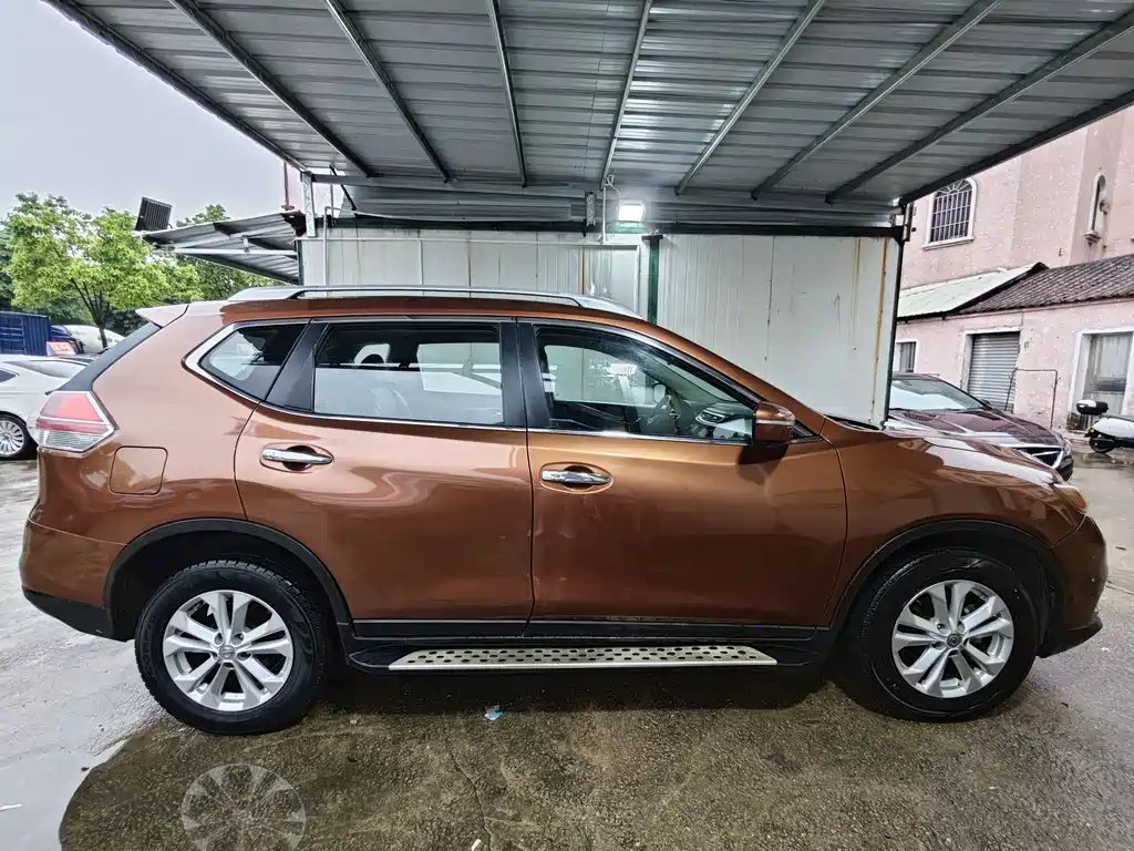 X-Trail 2.5 L CVT Luxury 4 WD