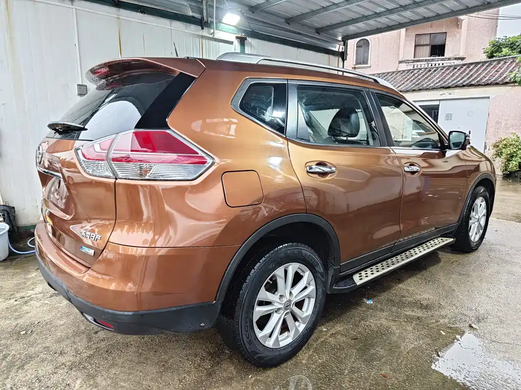 X-Trail 2.5 L CVT Luxury 4 WD