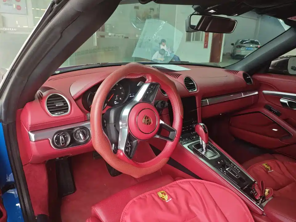 Porsche 718 Boxster 2.0 T