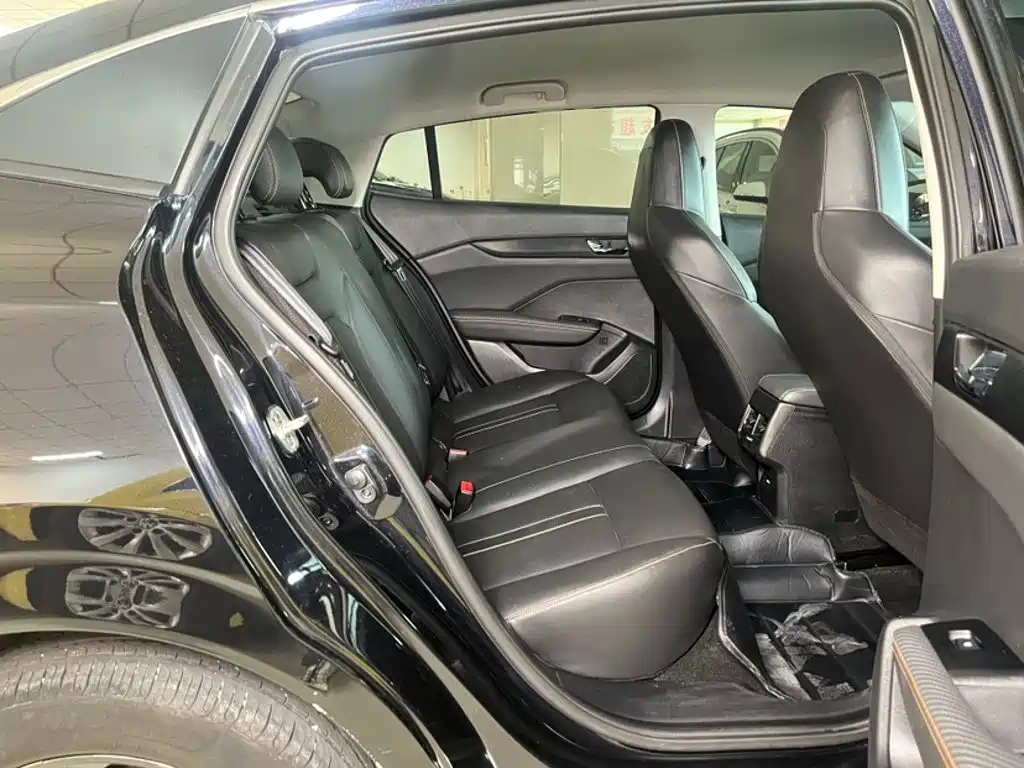 Yixuan 1.5 L Auto Luxury