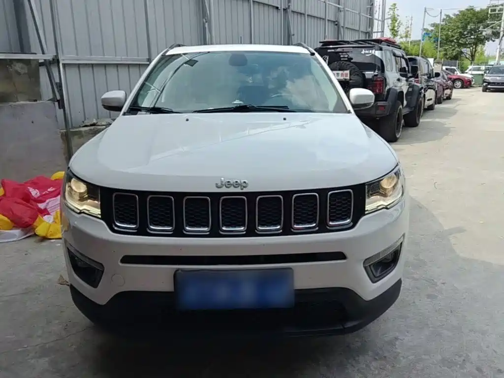 Compass 200 T Auto Home Enjoyment