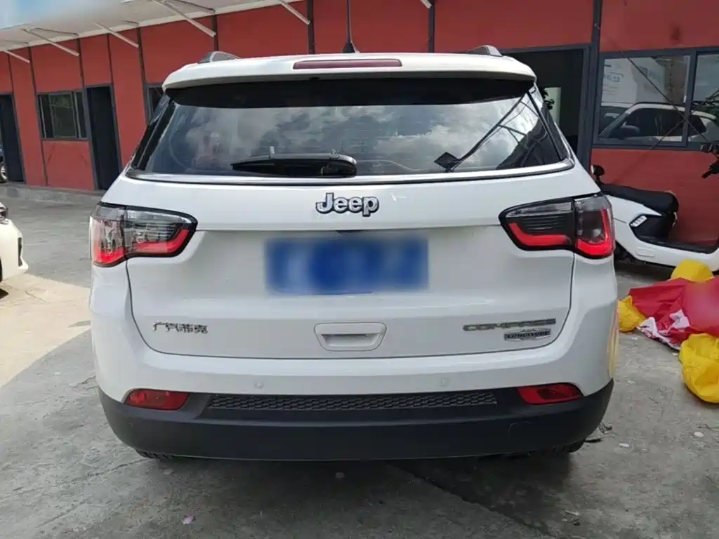 Compass 200 T Auto Home Enjoyment