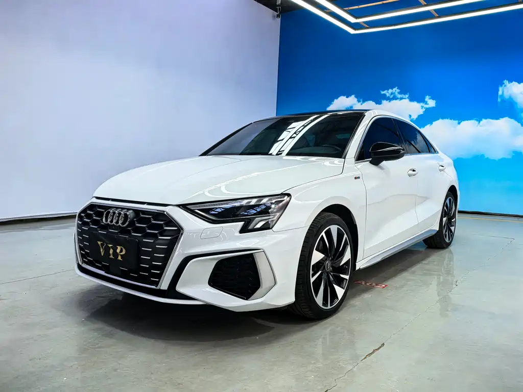 Audi A3 Facelift A3 L Limousine 35 TFSI Luxury Sport