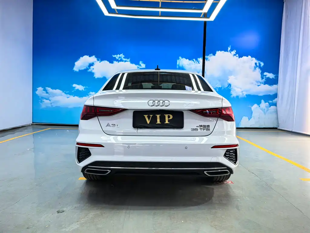 Audi A3 Facelift A3 L Limousine 35 TFSI Luxury Sport