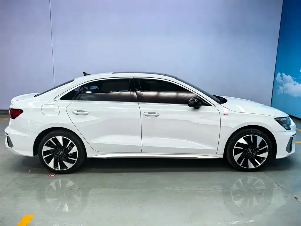 Audi A3 Facelift A3 L Limousine 35 TFSI Luxury Sport