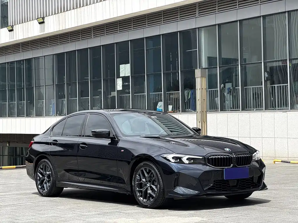 BMW 3 Series 330 i M Sport Night Package