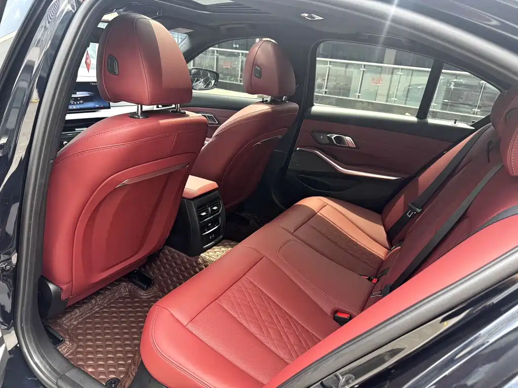 BMW 3 Series 330 i M Sport Night Package