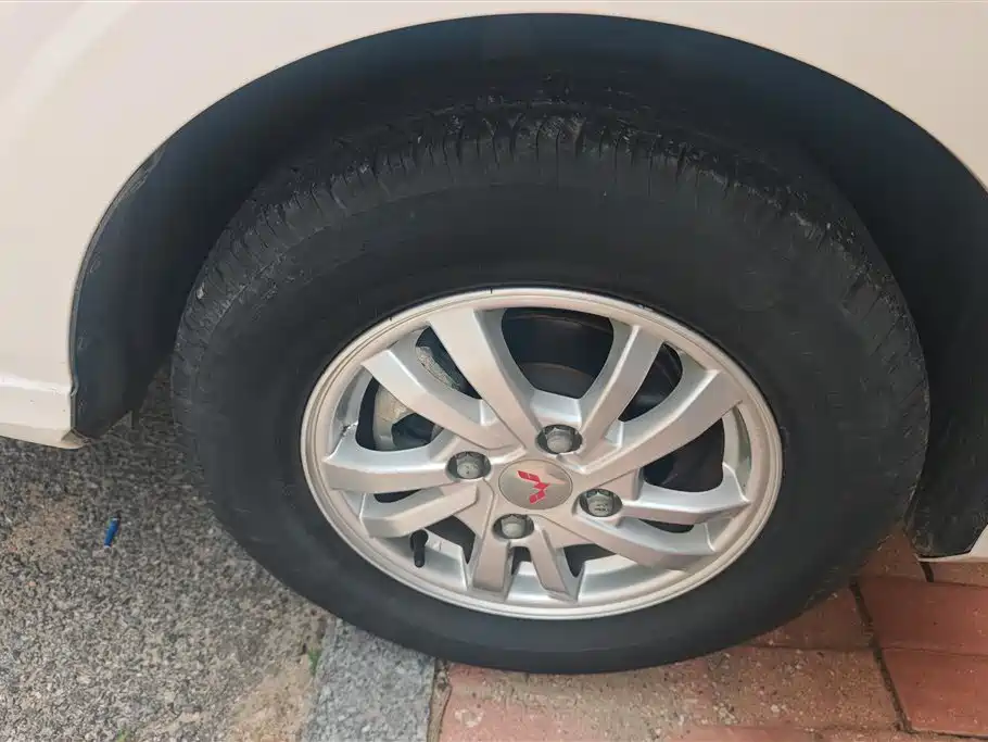 Wuling Hongguang 1.5 L S Comfort LAR