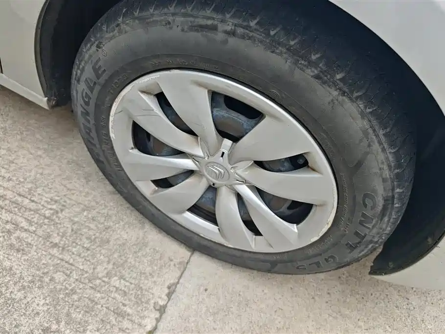 Elysee Quality Style 1.6 L Manual Fashion