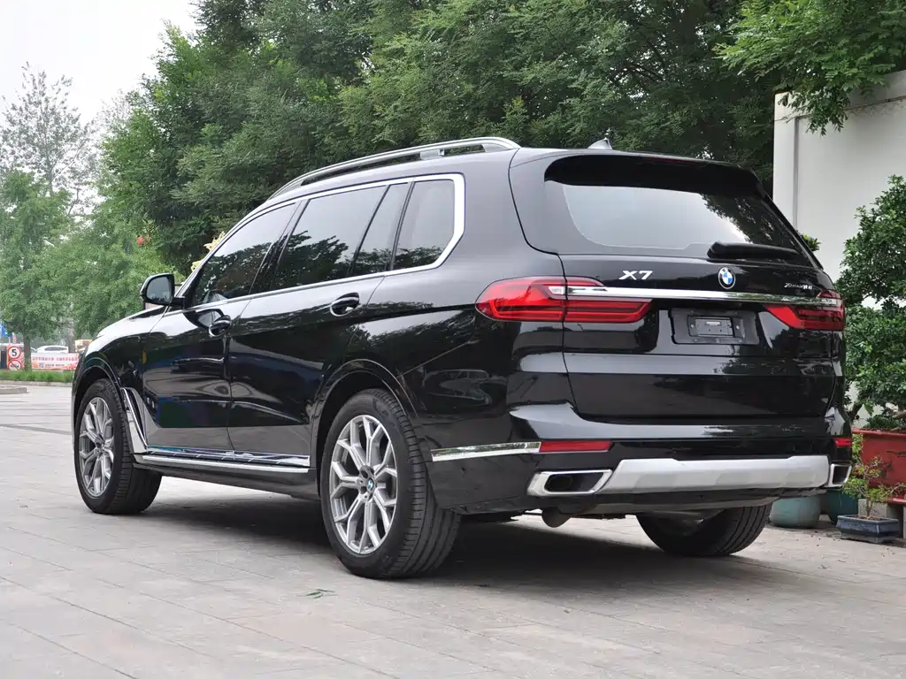 BMW X7 xDrive40 i Premium Luxury Package