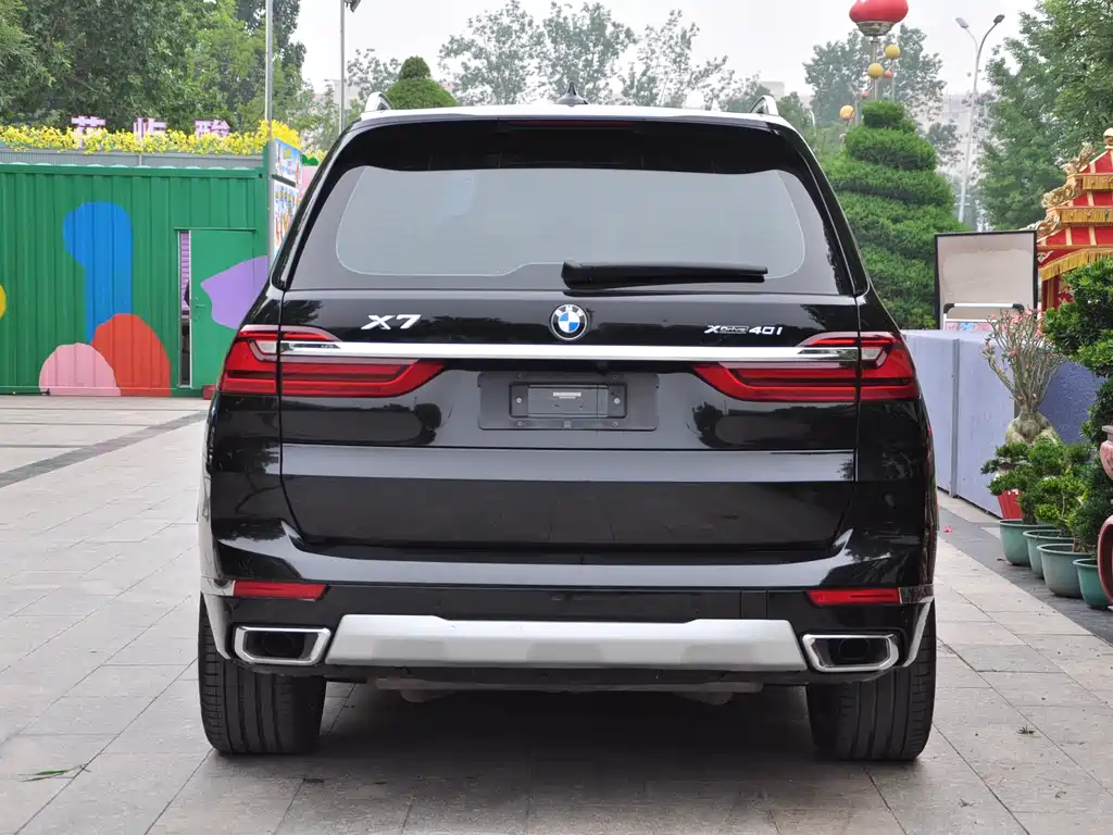 BMW X7 xDrive40 i Premium Luxury Package