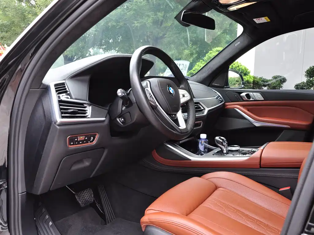 BMW X7 xDrive40 i Premium Luxury Package